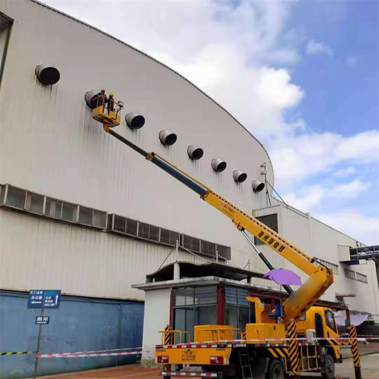 方城高空作业车出租服务：专业广告牌安装解决方案