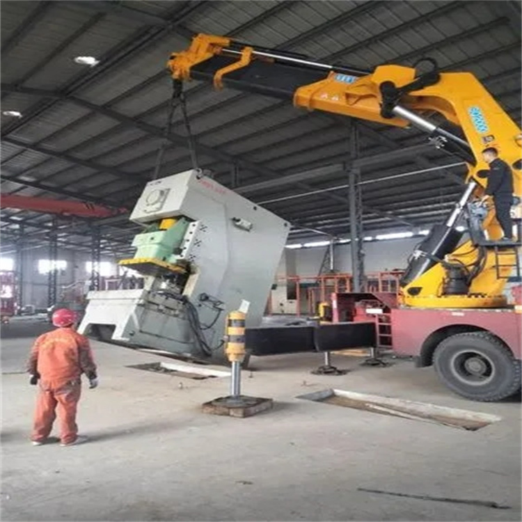 方城80吨折臂吊车出租附近电话